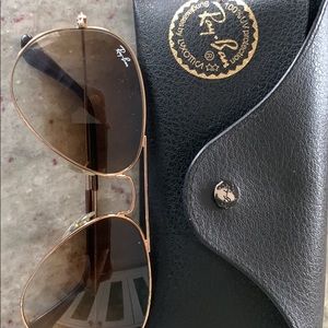 LIGHTLY USED RAY BAN AVIATOR - WOMENS